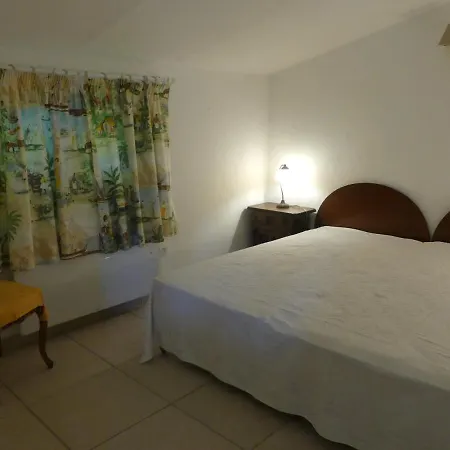 Dom wakacyjny Maisonnette Au Calme Et Proche