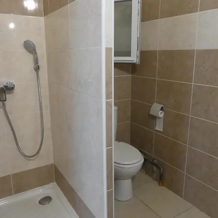 Dom wakacyjny Maisonnette Au Calme Et Proche Mandelieu