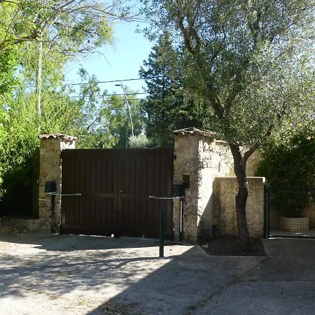 Maisonnette Au Calme Et Proche *