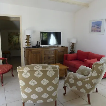 Maisonnette Au Calme Et Proche Dom wakacyjny