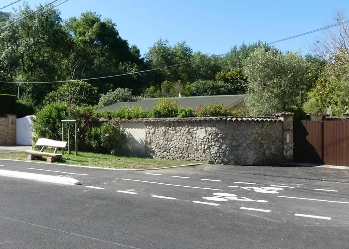 Maisonnette Au Calme Et Proche بيت للعطل *