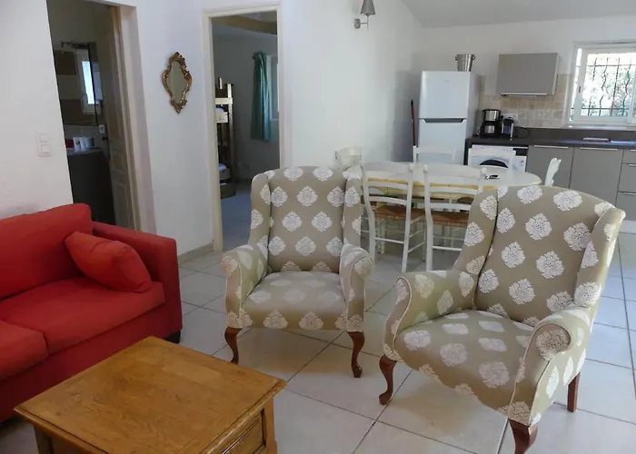Maisonnette Au Calme Et Proche * ماندوليو لا نابول